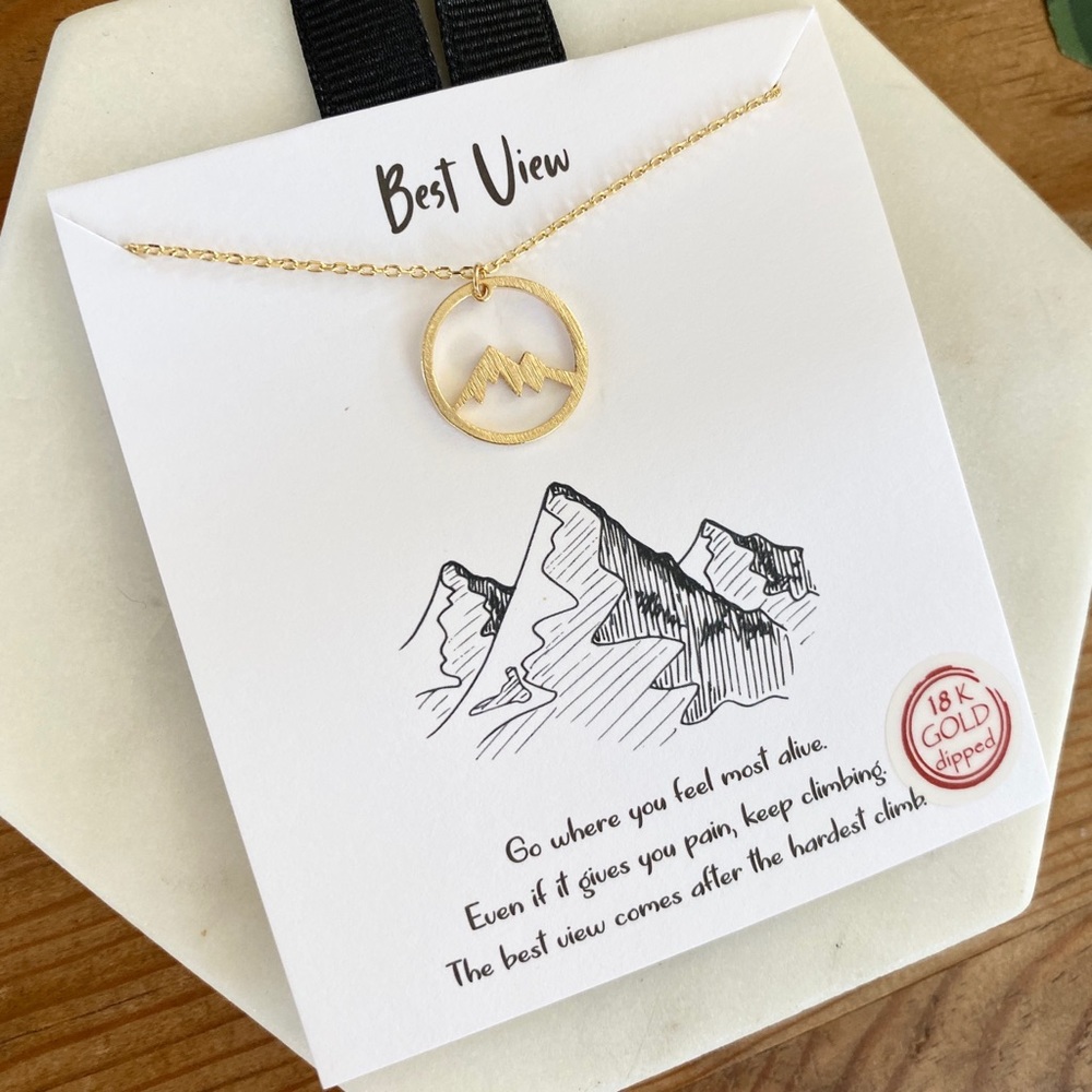 💓 Mountain Pendant Necklace
